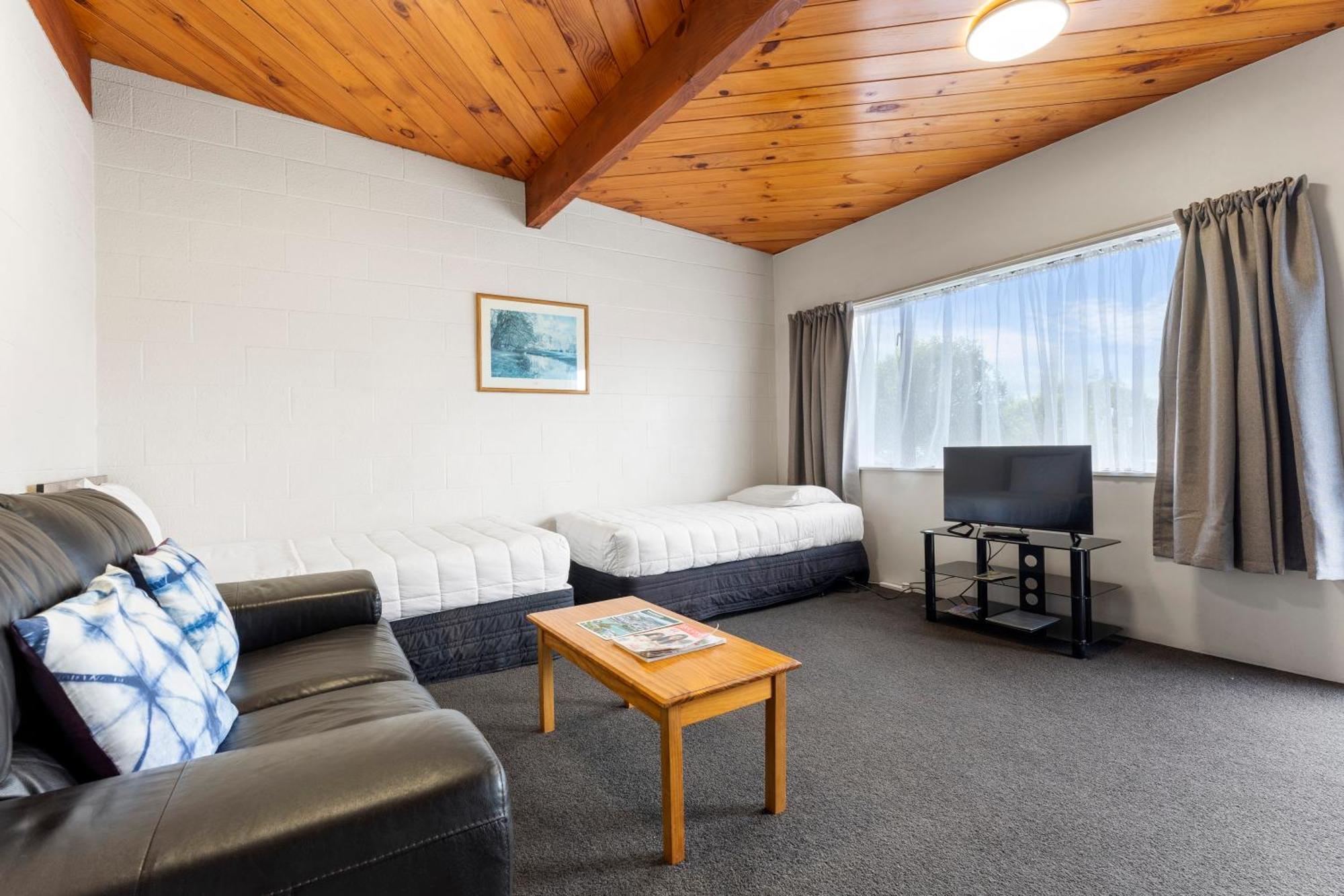 Coachman'S Lodge Motel Whanganui Exterior photo